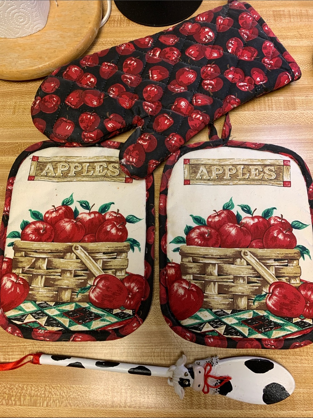 Set - Cute Red Apple Oven Mitt and Pot Holders w Homemade Decor Spoon
